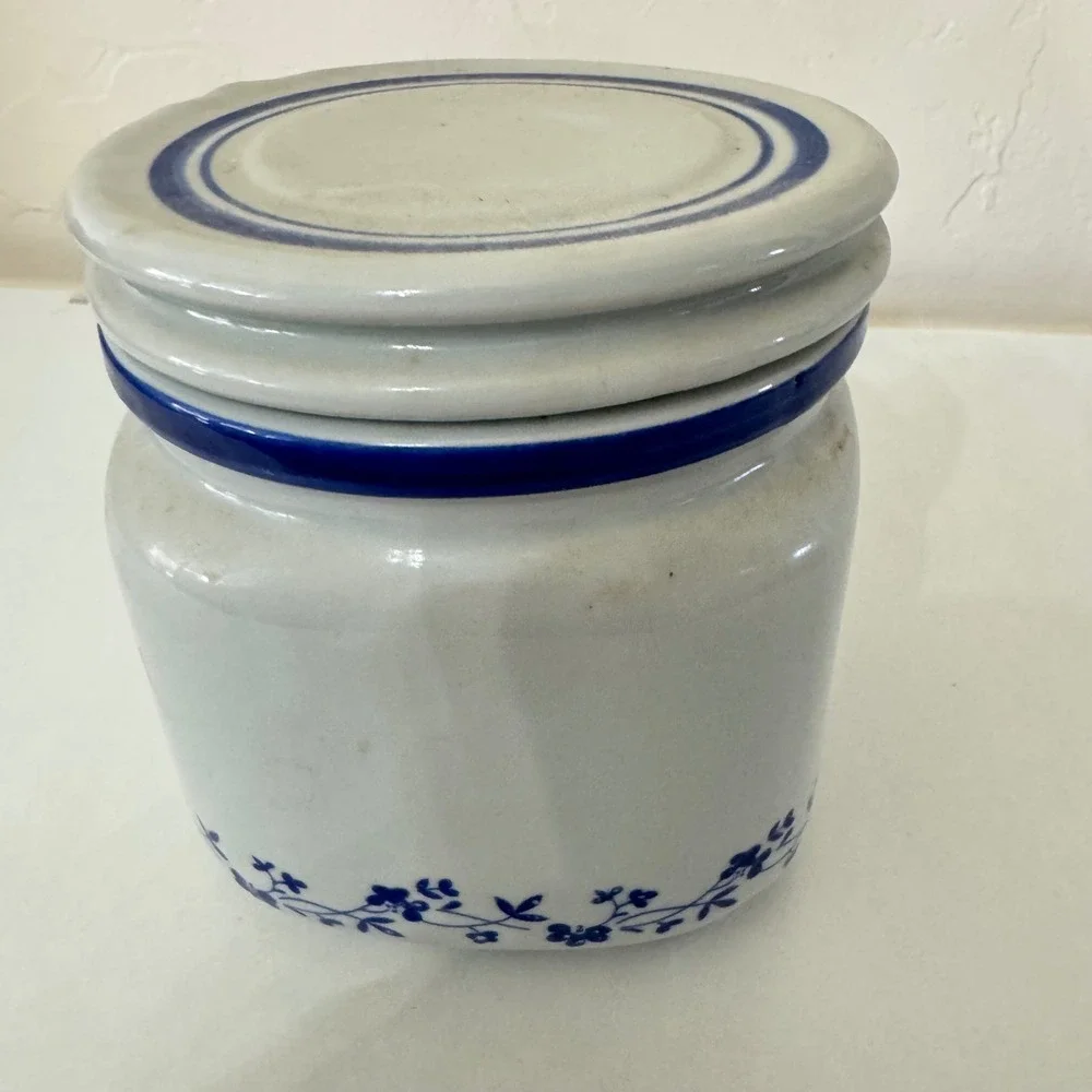 VTG 80s Lillian Vernon‎ Grandma's Treats Ceramic Jar Blue Floral Lid